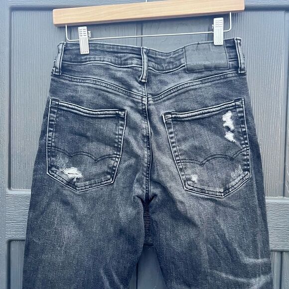 AE AirFlex+ Patched Slim Jean Destroyed Black
28 x 28 - Picture 9 of 10